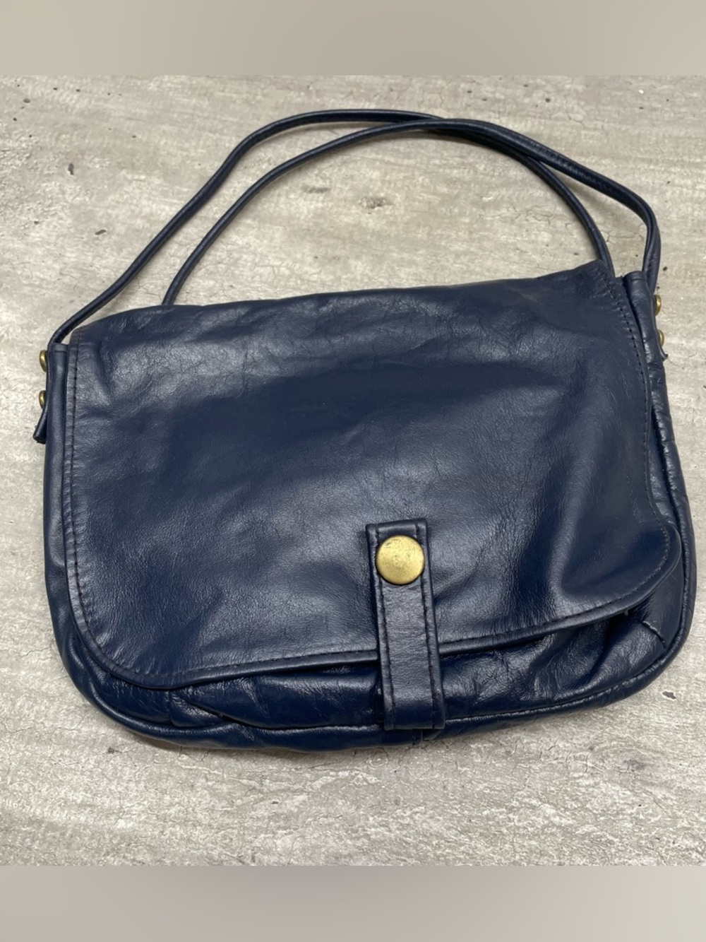 vintage Leather Crossbody Bag Womens Medium Navy Blue Good Soft Flap Brass - Picture 2 of 8